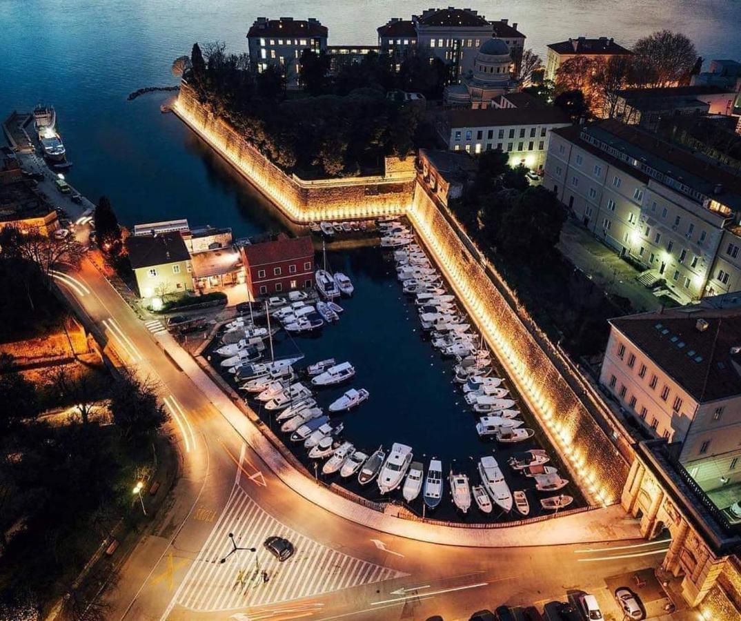 Apartmani Sollei Petrcane Bagian luar foto