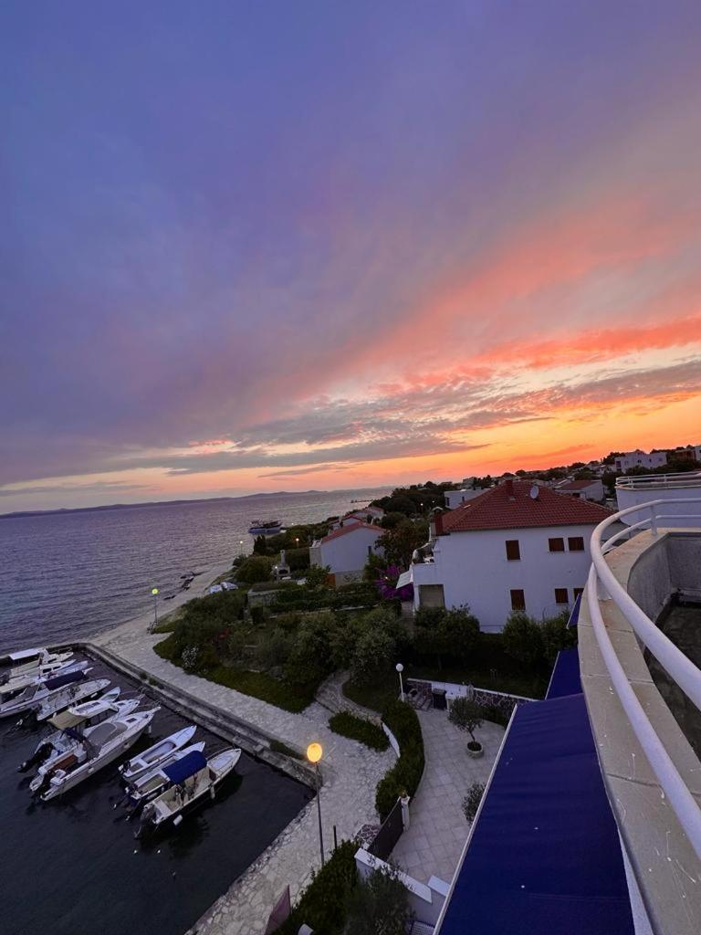 Apartmani Sollei Petrcane Bagian luar foto