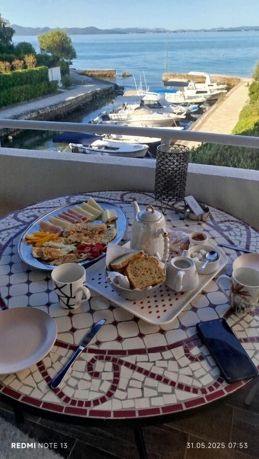 Apartmani Sollei Petrcane Bagian luar foto